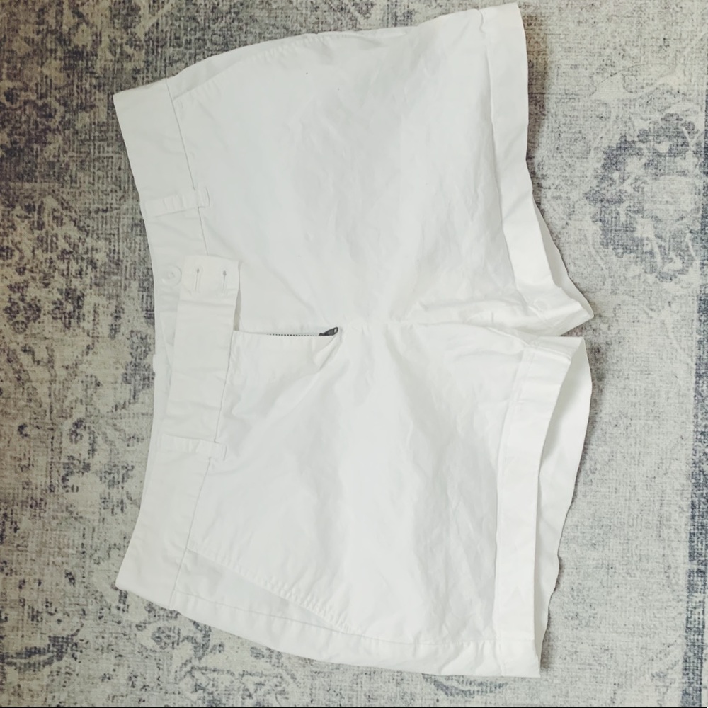 Women’s White Vineyard Vines Shorts